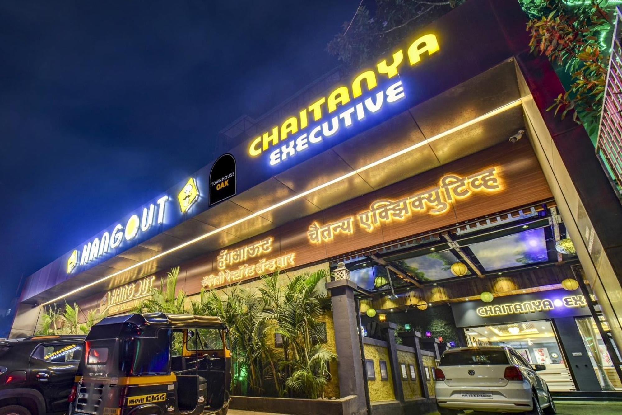 Townhouse Oak Hotel Chaitanya Executive Near Fun Time Multiplex Pune Eksteriør billede