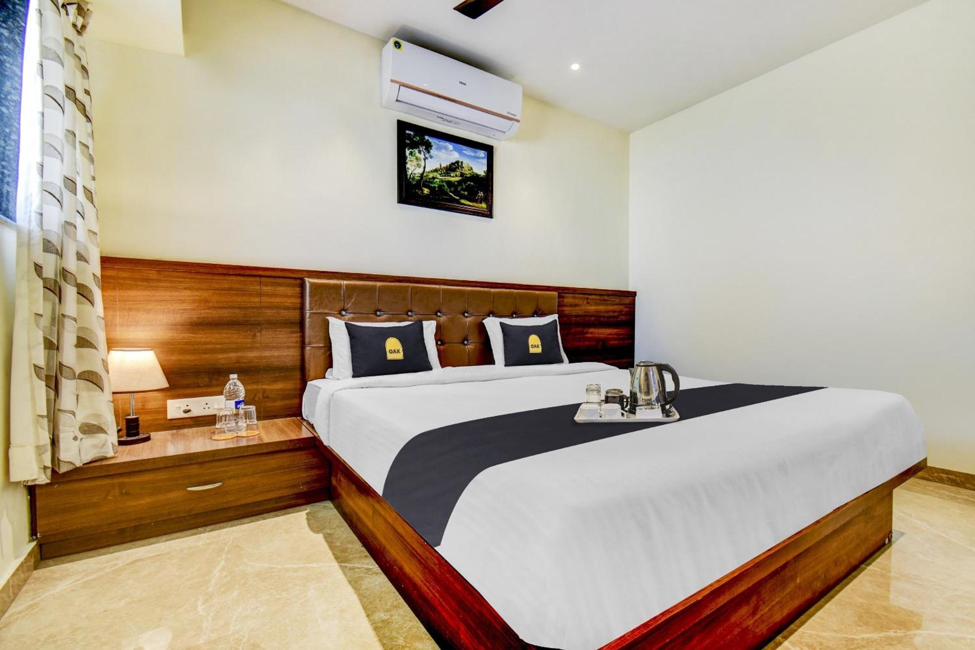 Townhouse Oak Hotel Chaitanya Executive Near Fun Time Multiplex Pune Eksteriør billede