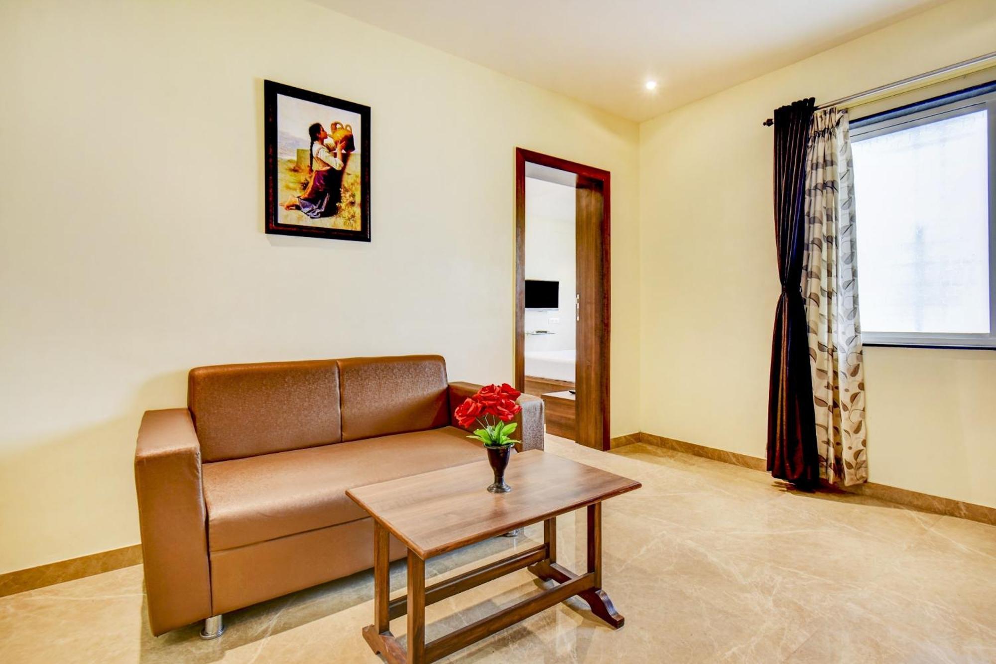 Townhouse Oak Hotel Chaitanya Executive Near Fun Time Multiplex Pune Eksteriør billede