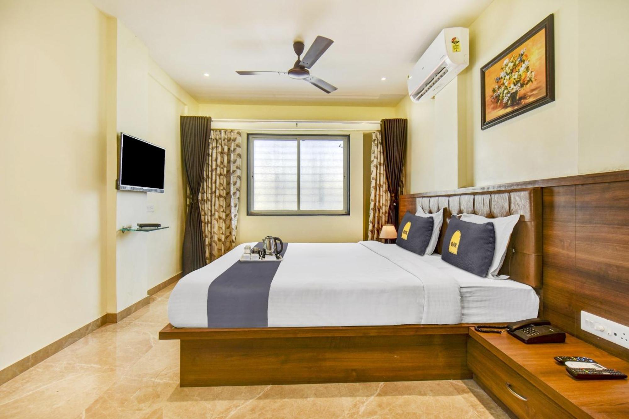 Townhouse Oak Hotel Chaitanya Executive Near Fun Time Multiplex Pune Eksteriør billede